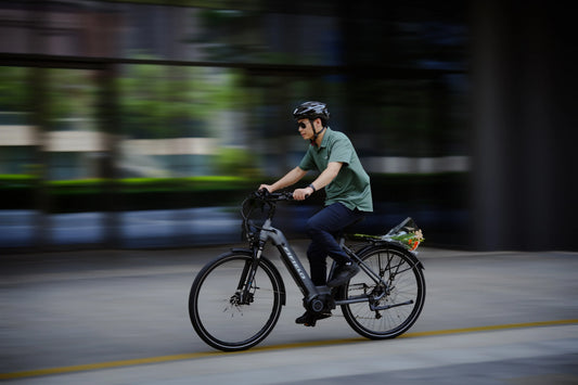 45lb Lightweight Commuter E-Bike 2025: Easy Step-Through Frame for Daily City Use